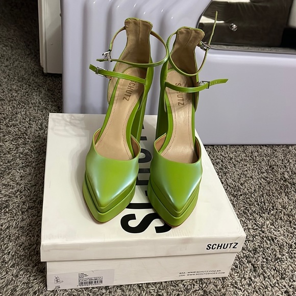 Schutz elesee lime green pointy toe platform heels - Picture 2 of 6